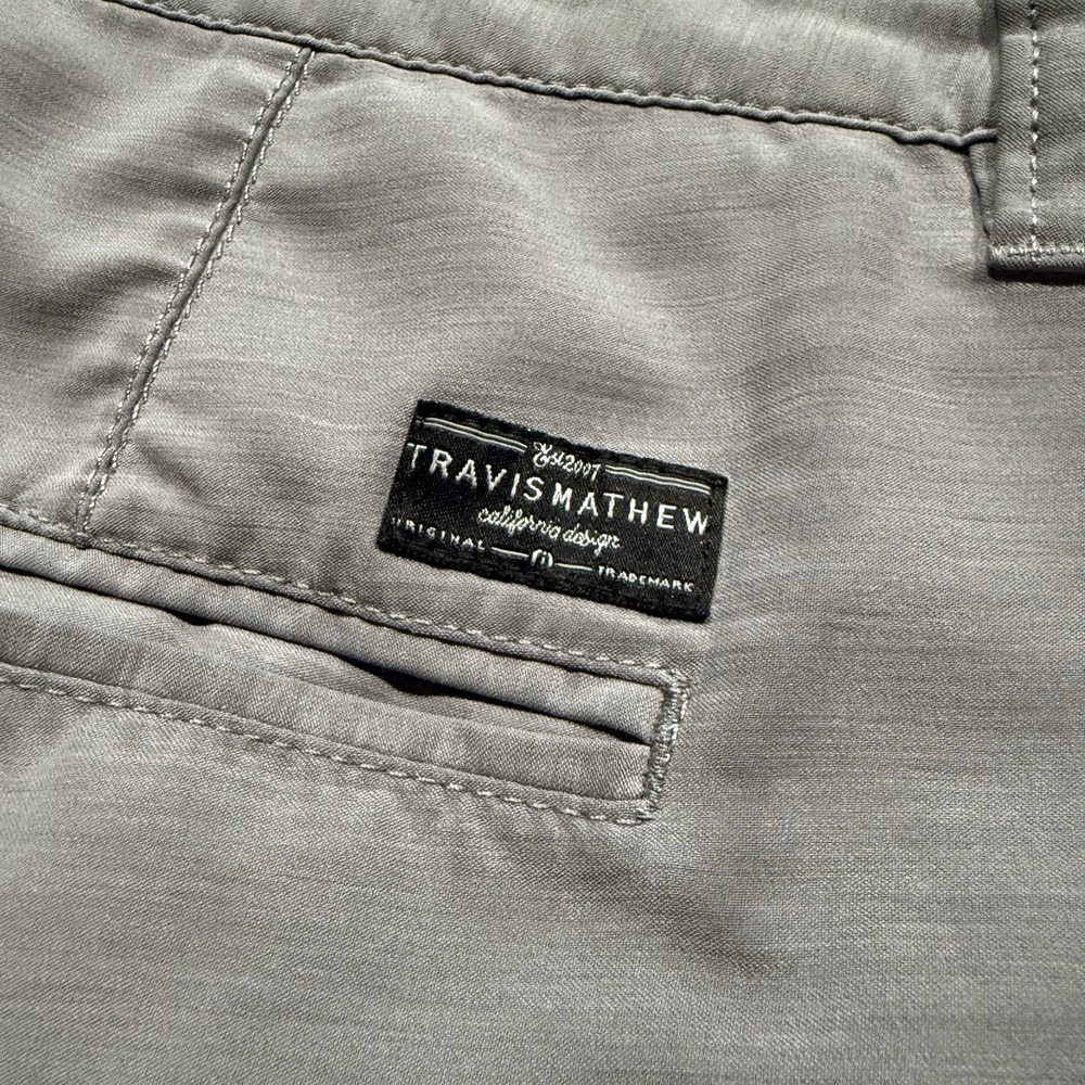 Travis Mathew Men's Golf Shorts SZ 38 Gray Slash Pockets Stretch - Picture 9 of 11